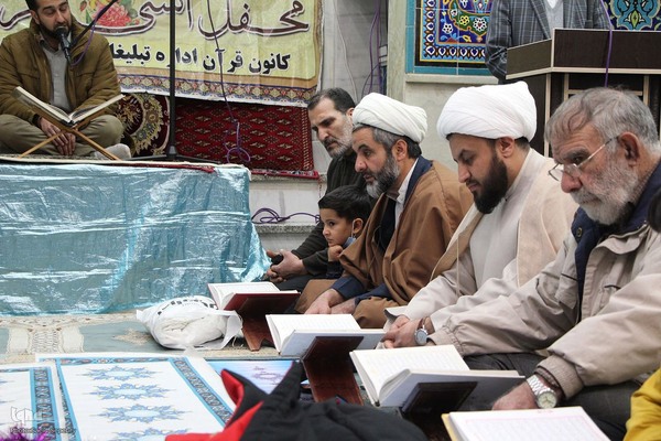 محفل انس با قرآن کریم به مناسبت فرارسیدن دهه فجر در ملایر