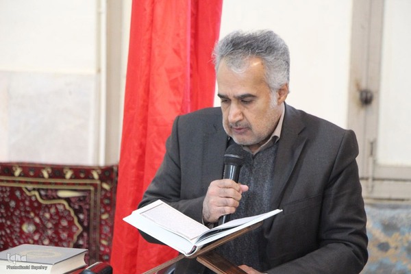 کرسی تلاوت قرآن در روستای آورزمان ملایر