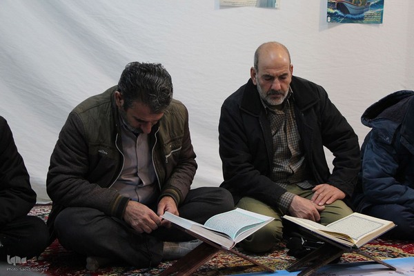 کرسی تلاوت قرآن در روستای آورزمان ملایر