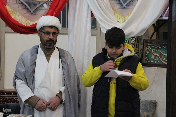 کرسی تلاوت قرآن در روستای آورزمان ملایر