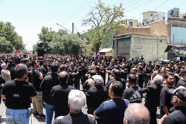 مراسم عزاداری روز عاشورا در ملایر