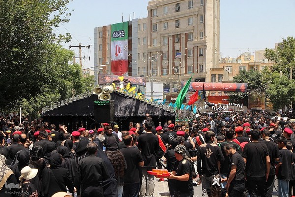 مراسم عزاداری روز عاشورا در ملایر