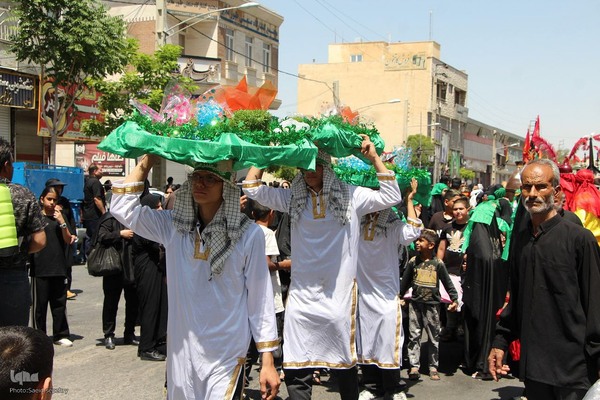 مراسم عزاداری روز عاشورا در ملایر