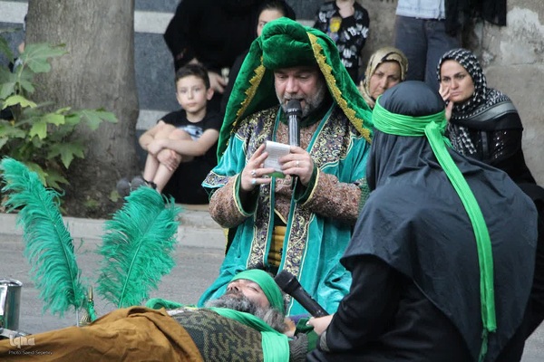 مراسم تعزیه خوانی ویژه ایام اربعین با حضور اقشار مختلف مردم در ملایر برگزار شد