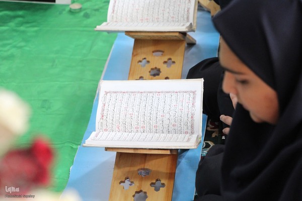 کرسی تلاوت قرآن در ملایر