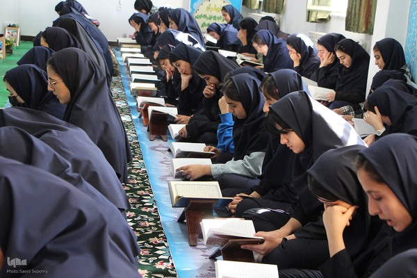 کرسی تلاوت قرآن در ملایر