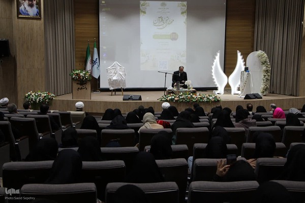 محفل انس با قرآن در دانشگاه ملی ملایر