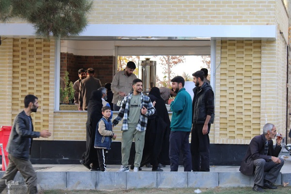 مراسم عزاداری و ایستگاه صلواتی خادمین الشهداءملایر‎