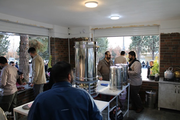 مراسم عزاداری و ایستگاه صلواتی خادمین الشهداءملایر‎