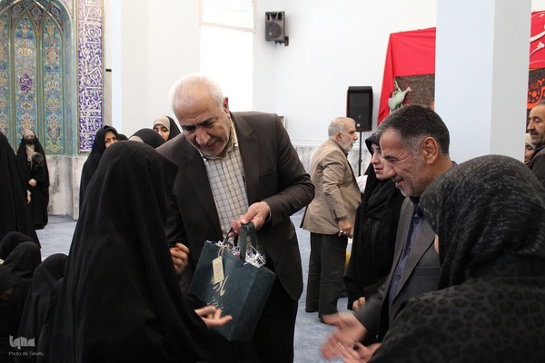 مراسم عزاداری و ایستگاه صلواتی خادمین الشهداءملایر‎