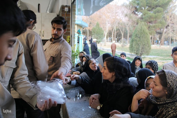 مراسم عزاداری و ایستگاه صلواتی خادمین الشهداءملایر‎