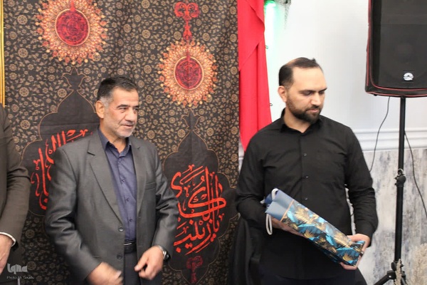 مراسم عزاداری و ایستگاه صلواتی خادمین الشهداءملایر‎