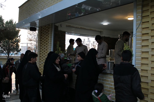 مراسم عزاداری و ایستگاه صلواتی خادمین الشهداءملایر‎