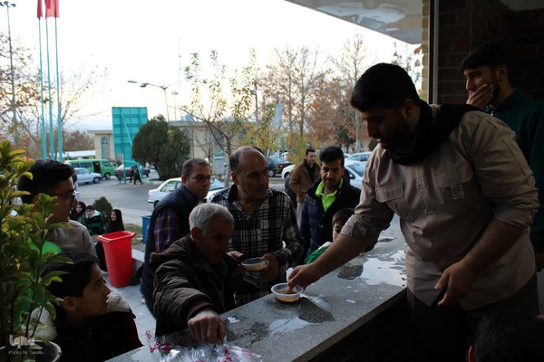 مراسم عزاداری و ایستگاه صلواتی خادمین الشهداءملایر‎