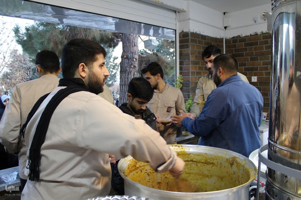 مراسم عزاداری و ایستگاه صلواتی خادمین الشهداءملایر‎