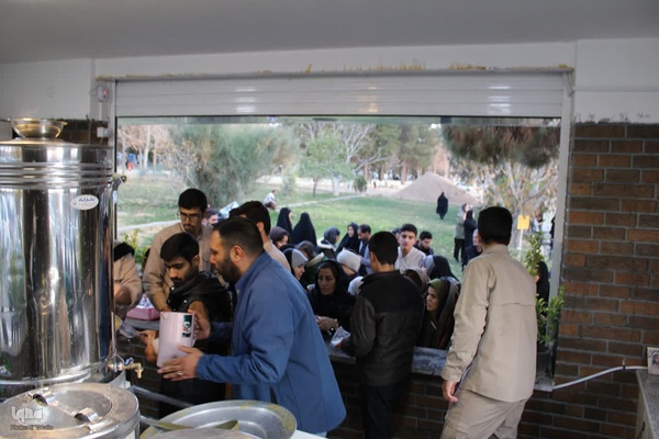 مراسم عزاداری و ایستگاه صلواتی خادمین الشهداءملایر‎