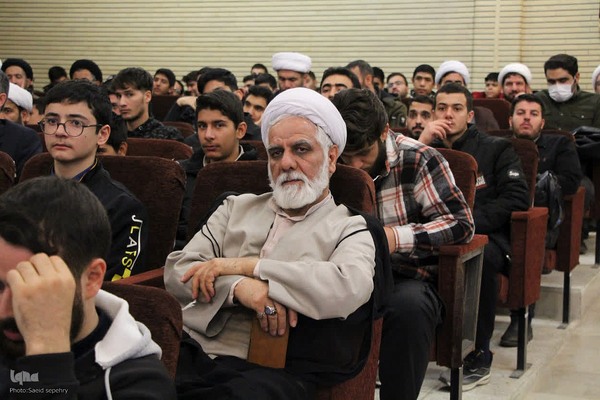 نشست تخصصی طلبه و هوش مصنوعی در ملایر