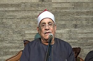Un Ibtihal par Abdulrahim Dwidar en présence de l’ayatollah Khamenei