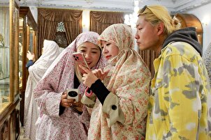 Des influenceurs chinois visitent le sanctuaire de l'Imam Reza