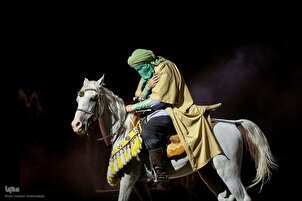  Théâtre : « Plus solitaire que le Christ » attire des milliers de personnes à Téhéran