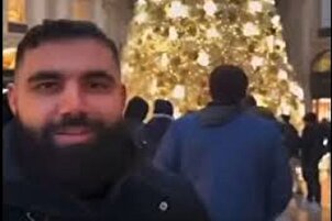 Milan : un musulman récite le Coran au milieu d’Italiens célébrant Noël