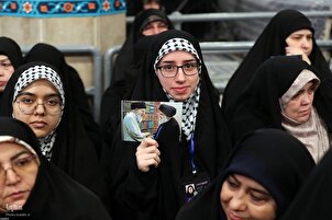 Les participants au concours coranique iranien rencontrent l'imam Khamenei