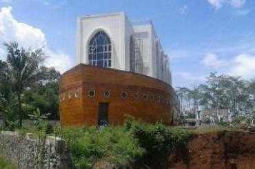 Indonesia:la moschea sciita “nave della salvezza”  + FOTO