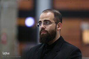 د علی رضا بیژنی اول  له خوا د زمر مبارکې سورې په زړه پورې تلاؤت(فیلم)