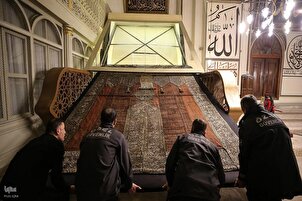 د خانه کعبې پخوانۍ پرده په ترکیې کې مرمت شوه