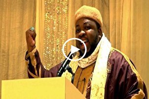 ABD’li hatip Tevbe ayetlerini ağlayarak okudu