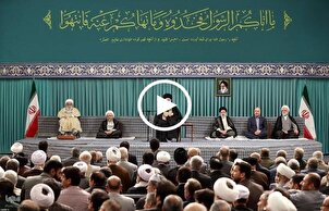 İslam Devrimi Lideri: Kur'an-ı Kerim zalim güçler için bir tehlikedir + video