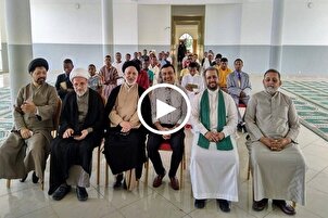 Madagaskar İmam Rıza Camii’nde (a.s) toplu Kur’an-ı Kerim tilaveti