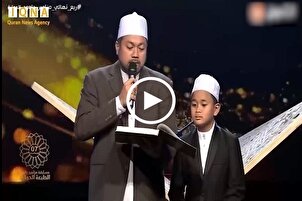 Malezyalı baba ve oğlun yetenek yarışmasında Kur’an tilaveti