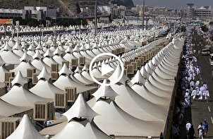 Arafat çölünde hacılar için çadırlar kuruldu + video