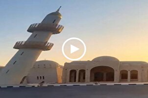 Katar’daki eğik minareli caminin hikayesi + video