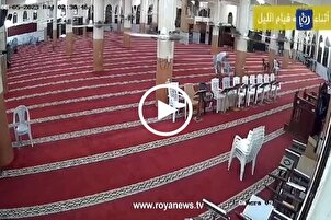 Filistinli müezzin Kur'an okuduğu sırada vefat etti | Video