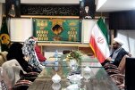 Alman kadın İmam Rıza (a.s) Türbesinde İslam dini ile müşerref oldu