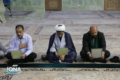 غبارروبی حرم حضرت معصومه (س) توسط جامعه قرآنی 