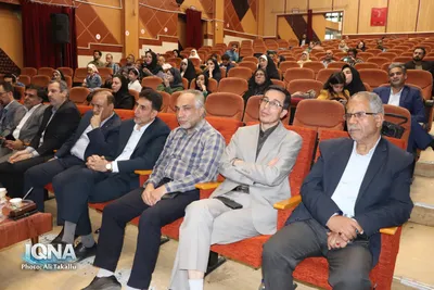 تجلیل فرماندار ویژه ملایر از خبرنگاران و عکاسان خبری